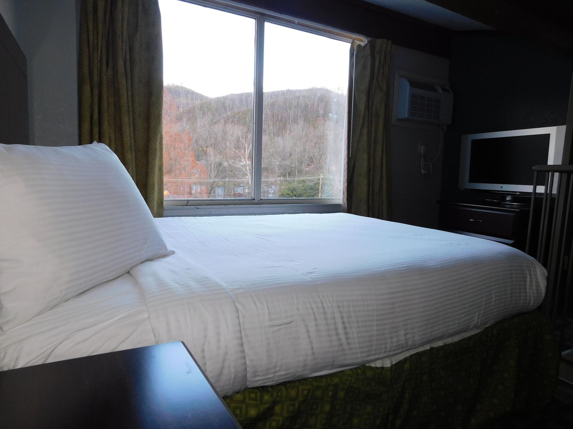 Days Inn & Suites By Wyndham Downtown Gatlinburg Parkway Dış mekan fotoğraf