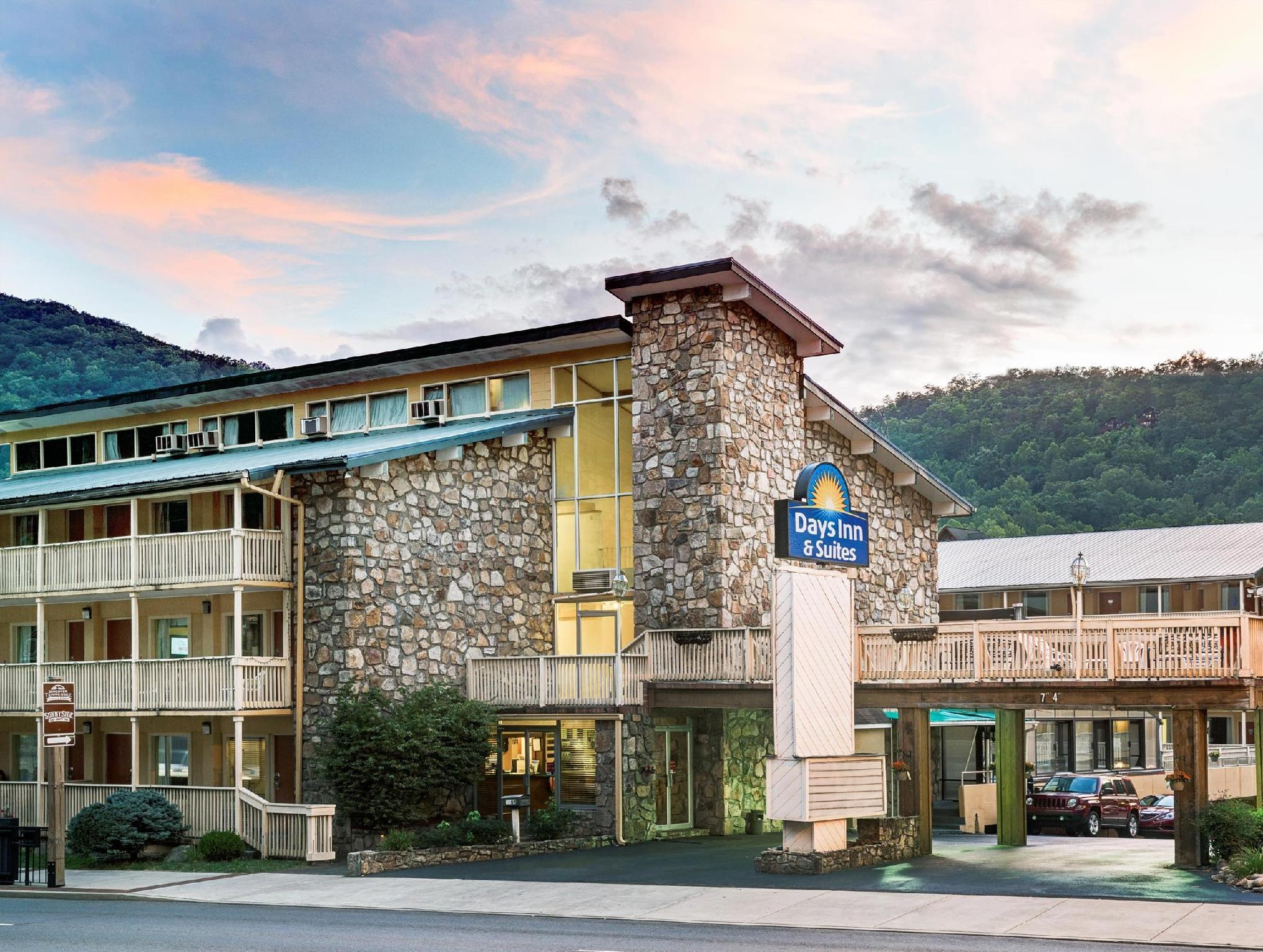 Days Inn & Suites By Wyndham Downtown Gatlinburg Parkway Dış mekan fotoğraf