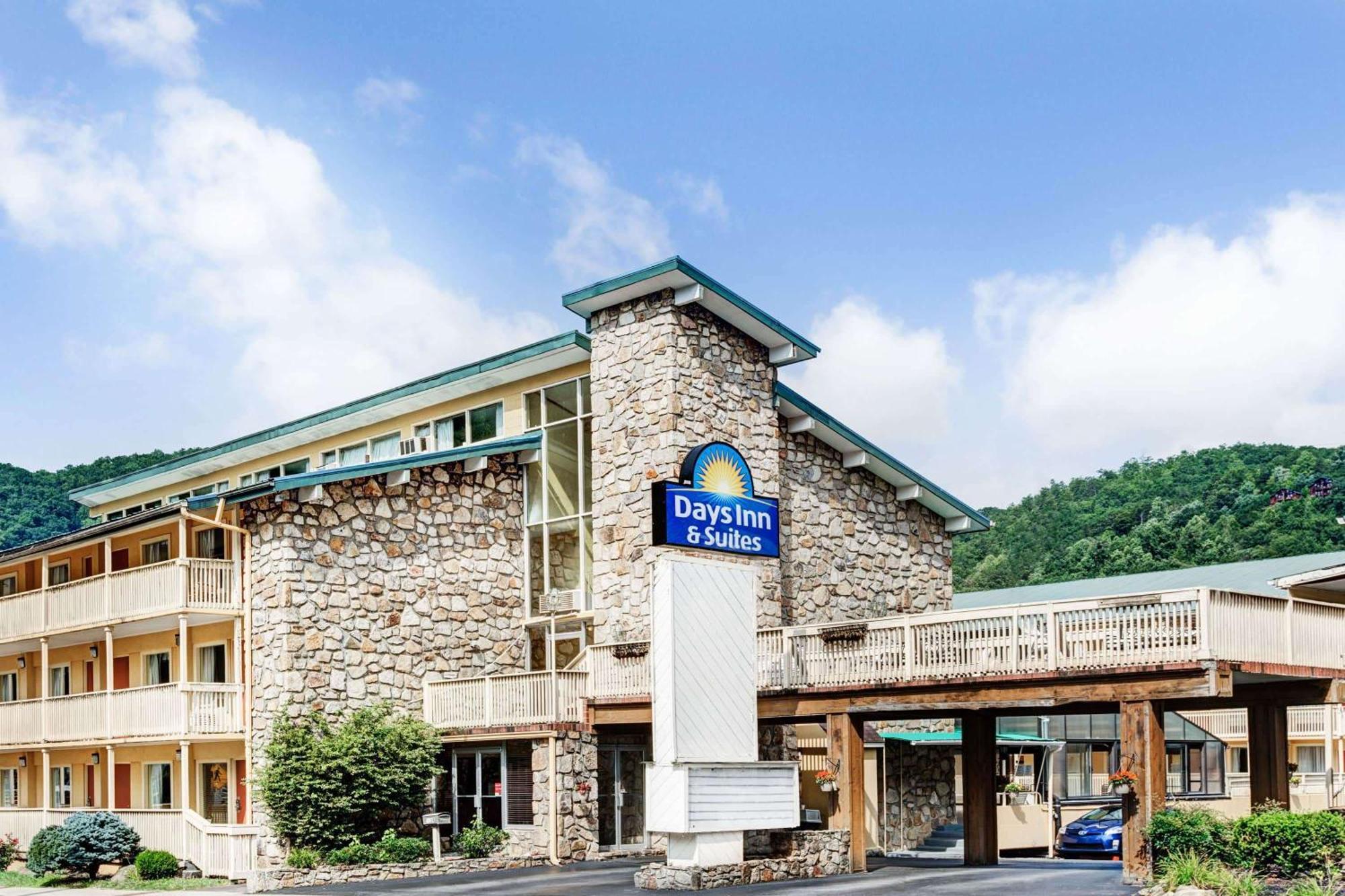 Days Inn & Suites By Wyndham Downtown Gatlinburg Parkway Dış mekan fotoğraf